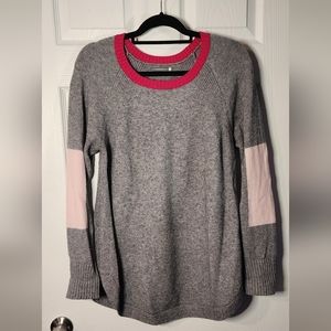 Anthropologie gray and pink Stretchy sweater